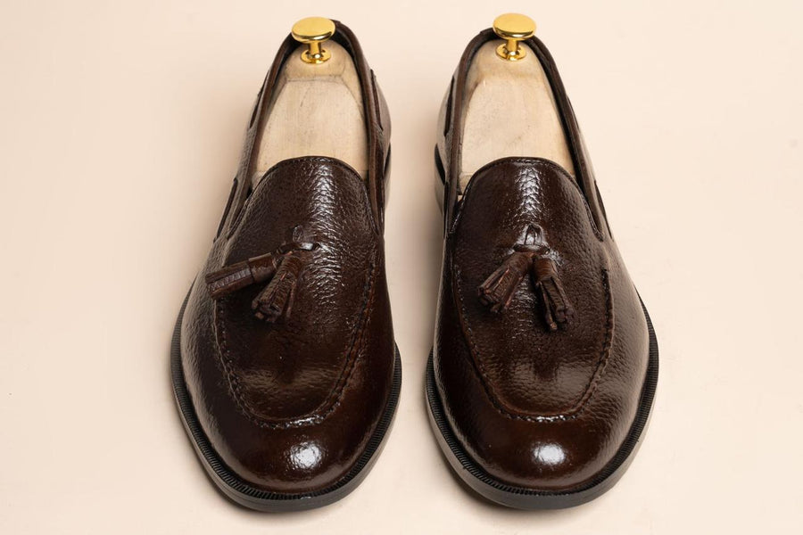 CHOCOLATE BROWN - TASSLE LOAFERS